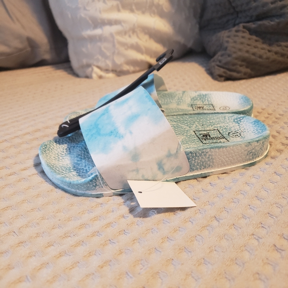 * GIRLS TIE DYE RAINBOW PASTEL LOUNGE SANDALS WATER SHOES SIZE 13 POOL NWT